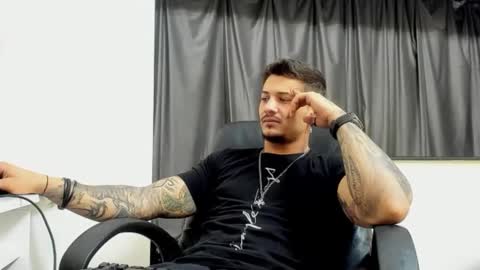 Snapshot of jonnyporn1 chatting on 01.10.25 jonnyporn1 online show from 01.10.25