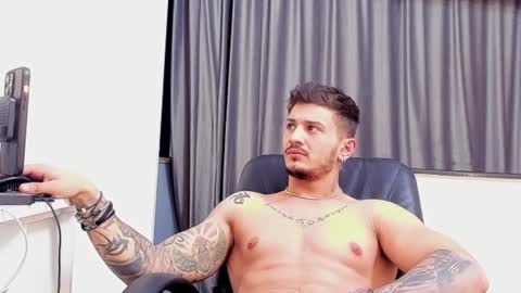 Snapshot of jonnyporn1 chatting on 01.26.25 jonnyporn1 online show from 01.26.25