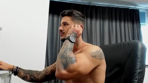 Snapshot of jonnyporn1 chatting on 02.02.25 jonnyporn1 online show from 02.02.25