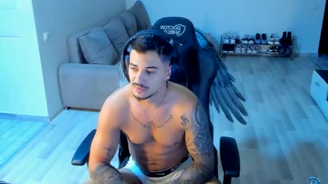 Snapshot of jonnyporn1 chatting on 10.08.25 jonnyporn1 online show from 10.08.25