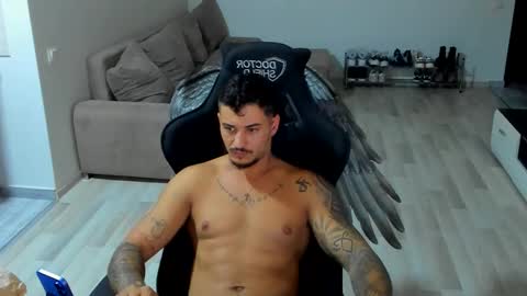 Snapshot of jonnyporn1 chatting on 10.11.25 jonnyporn1 online show from 10.11.25