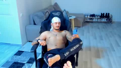 Snapshot of jonnyporn1 chatting on 10.20.25 jonnyporn1 online show from 10.20.25