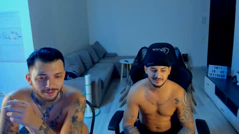 Snapshot of jonnyporn1 chatting on 11.12.25 jonnyporn1 online show from 11.12.25