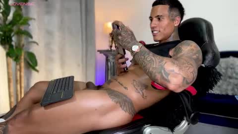 Snapshot of jordandenis17 chatting on 12.19.25 Schedule 3 pm - 10pm OfflineTuesday and Wednesday online show from 12.19.25