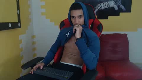 jose_sexycumm online show from 12.23.24