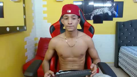 jose_sexycumm online show from 10.28.25