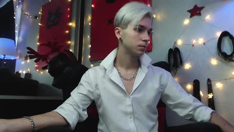 Snapshot of joseph__quinn chatting on 12.24.24 Master Joseph online show from 12.24.24