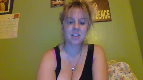 Snapshot of josiecaruso chatting on 11.09.25 Lana Caruso online show from 11.09.25