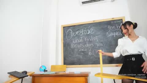 Snapshot of joss_caprice chatting on 02.12.25 Joss online show from 02.12.25