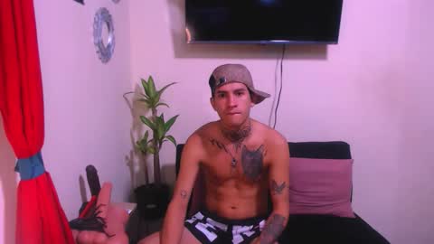 Snapshot of josue_linares chatting on 05.17.26 josue_linares online show from 05.17.26