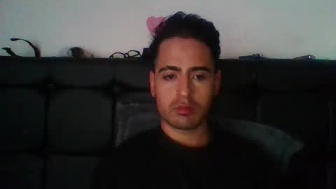 Snapshot of josux8 chatting on 11.19.25 josux8 online show from 11.19.25