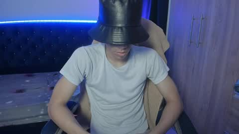 josy online show from 04.12.26