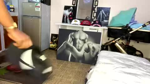 Butterflyass online show from 12.20.25