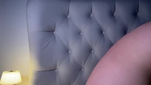 Jennie and Sophia online show from 02.23.26