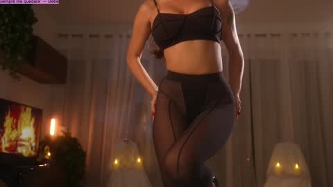 Snapshot of jseductiveart chatting on 11.01.25 Jennifer Diaz online show from 11.01.25