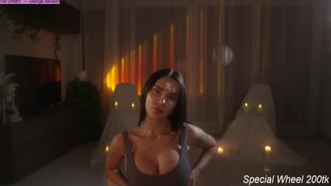 Snapshot of jseductiveart chatting on 11.21.25 Jennifer Diaz online show from 11.21.25