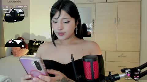 Snapshot of ju_kyung chatting on 10.16.25 Ju Kyung online show from 10.16.25