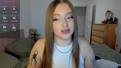 Snapshot of ju_lii chatting on 02.06.25 Julia and Julia online show from 02.06.25