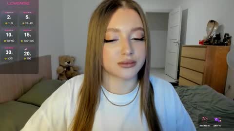 Snapshot of ju_lii chatting on 02.10.25 Julia and Julia online show from 02.10.25