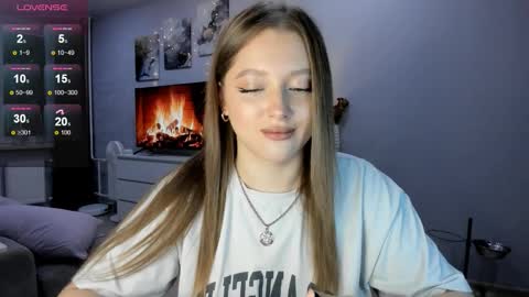 Snapshot of ju_lii chatting on 09.09.25 Julia and Julia online show from 09.09.25