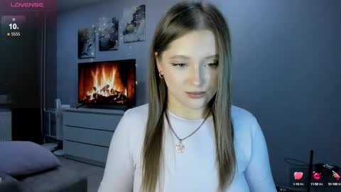 Snapshot of ju_lii chatting on 09.30.25 Julia and Julia online show from 09.30.25