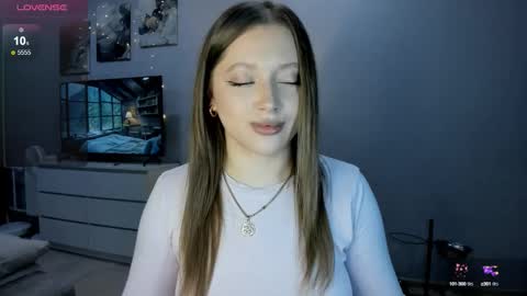 Snapshot of ju_lii chatting on 10.12.25 Julia and Julia online show from 10.12.25