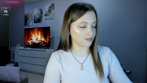 Snapshot of ju_lii chatting on 10.21.25 Julia and Julia online show from 10.21.25