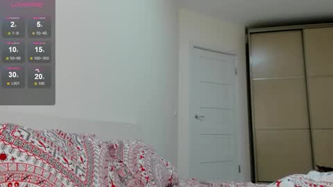 Snapshot of ju_lii chatting on 11.07.25 Julia and Julia online show from 11.07.25