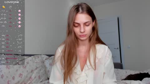 Snapshot of ju_lii chatting on 06.18.26 Julia and Julia online show from 06.18.26