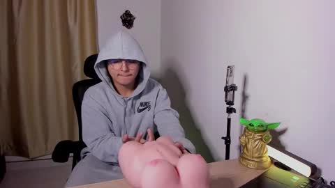 Snapshot of juan_belmont chatting on 12.04.25 Juan Belmont online show from 12.04.25