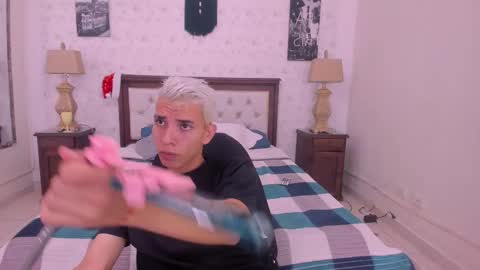 J U A N   L O V E R S online show from 12.06.24