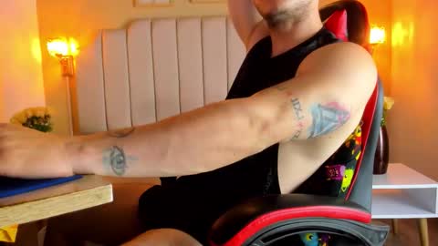 Snapshot of juan_prior chatting on 11.29.25 JUAN online show from 11.29.25