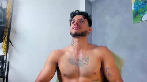 Snapshot of juanbladde chatting on 02.08.26 Juan Esteban online show from 02.08.26