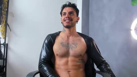 Snapshot of juanbladde chatting on 02.12.26 Juan Esteban online show from 02.12.26