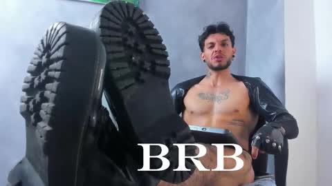 Snapshot of juanbladde chatting on 02.25.26 Juan Esteban online show from 02.25.26