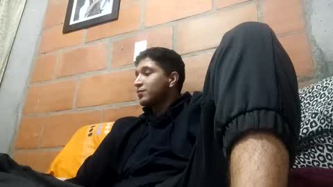 juanc23_371 online show from 11.18.25