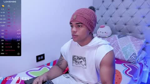 Snapshot of juande_24 chatting on 12.16.24 independent model online show from 12.16.24