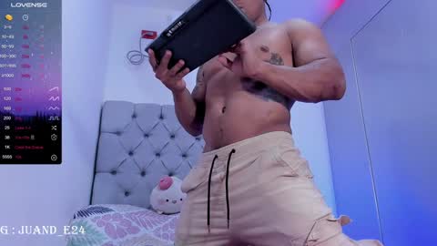 Snapshot of juande_24 chatting on 02.04.25 independent model online show from 02.04.25