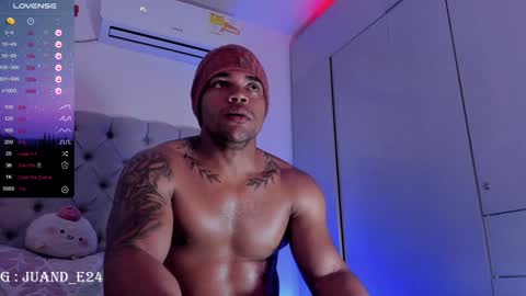 Snapshot of juande_24 chatting on 02.08.25 independent model online show from 02.08.25