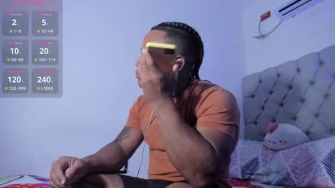 Snapshot of juande_24 chatting on 09.25.25 independent model online show from 09.25.25