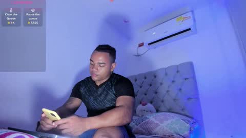 Snapshot of juande_24 chatting on 09.27.25 independent model online show from 09.27.25