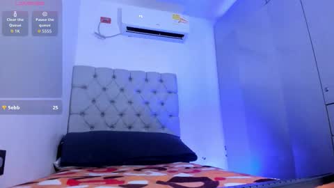 Snapshot of juande_24 chatting on 10.22.25 independent model online show from 10.22.25