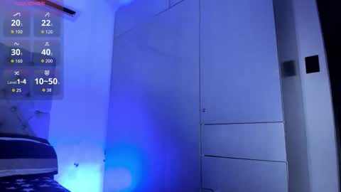 Snapshot of juande_24 chatting on 10.29.25 independent model online show from 10.29.25