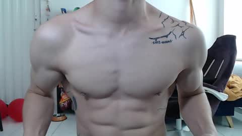 Snapshot of juanisimo_ chatting on 02.11.25 JUANISIMO online show from 02.11.25