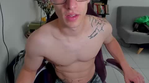 Snapshot of juanisimo_ chatting on 05.22.26 JUANISIMO online show from 05.22.26