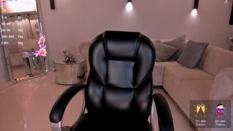 Juanita Clay online show from 01.18.25