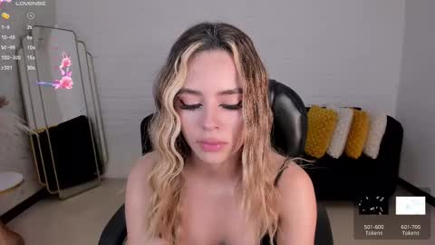 Juanita Clay online show from 02.12.25