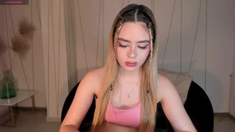 Snapshot of juanitaclay chatting on 05.15.26 Juanita Clay online show from 05.15.26
