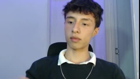 Snapshot of juanmres chatting on 10.16.25 juanmres online show from 10.16.25