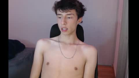 Snapshot of juanmres chatting on 11.12.25 juanmres online show from 11.12.25